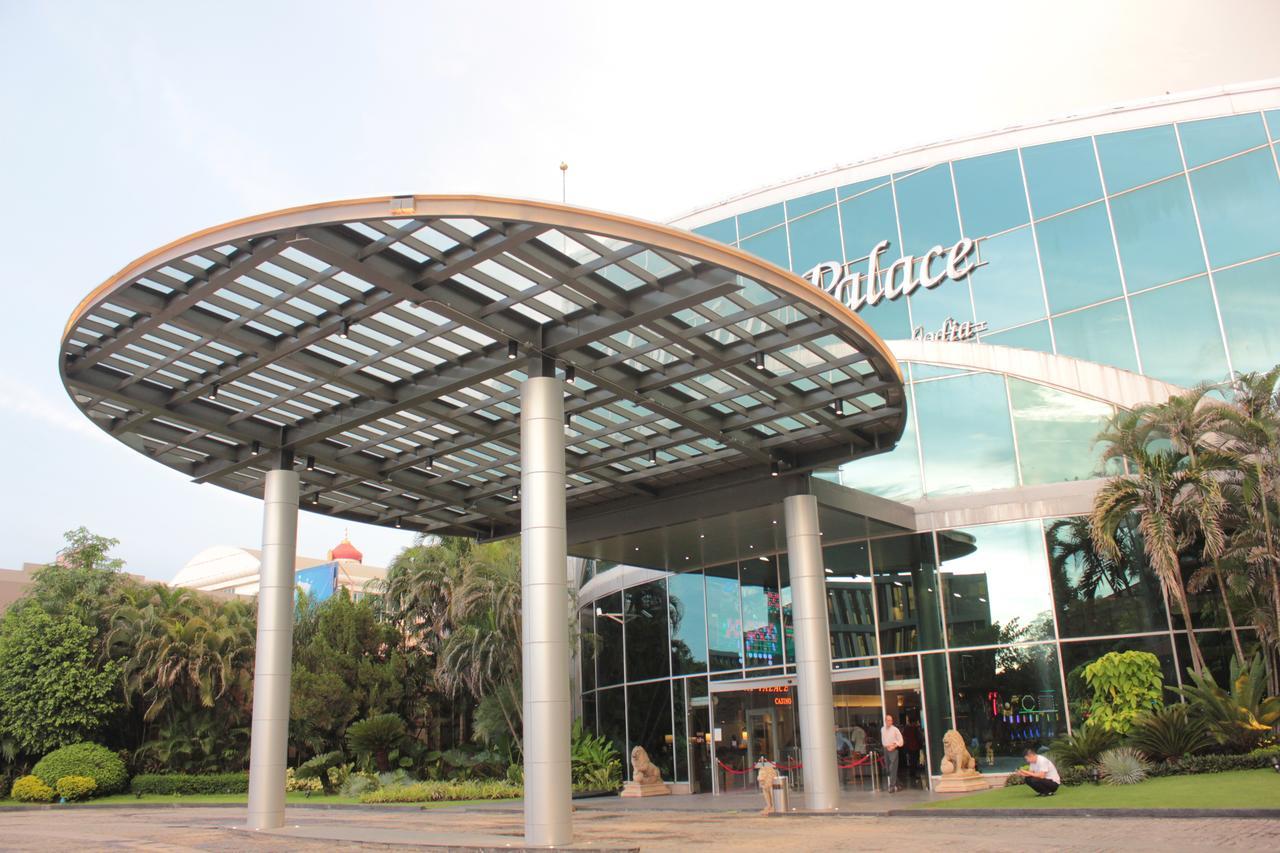 Holiday Palace Ou Chrov Ngoại thất bức ảnh