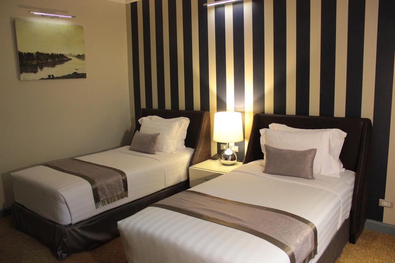 Holiday Palace Ou Chrov Ngoại thất bức ảnh