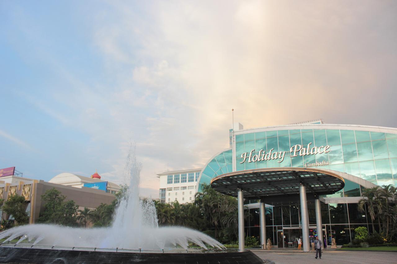 Holiday Palace Ou Chrov Ngoại thất bức ảnh