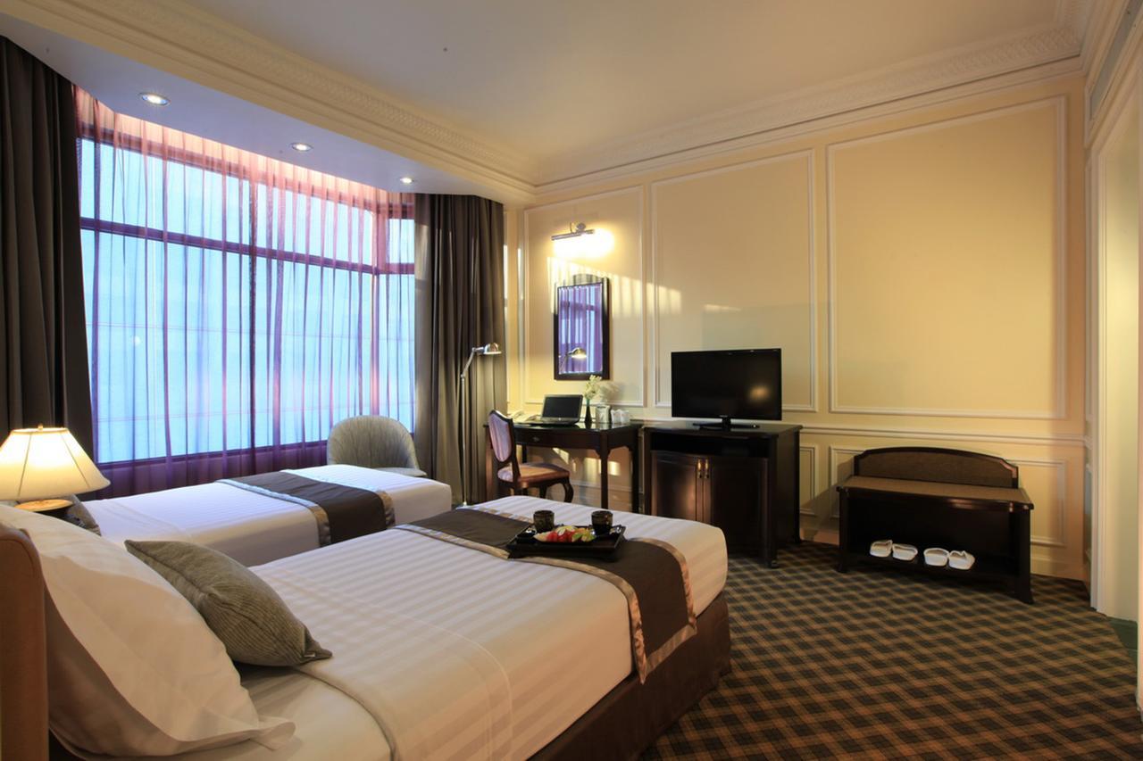 Holiday Palace Ou Chrov Ngoại thất bức ảnh