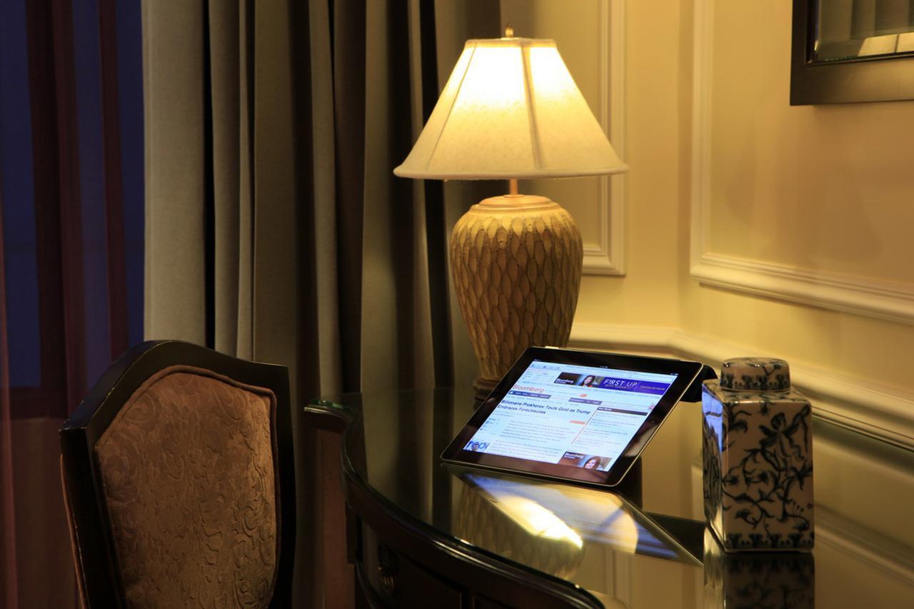 Holiday Palace Ou Chrov Ngoại thất bức ảnh