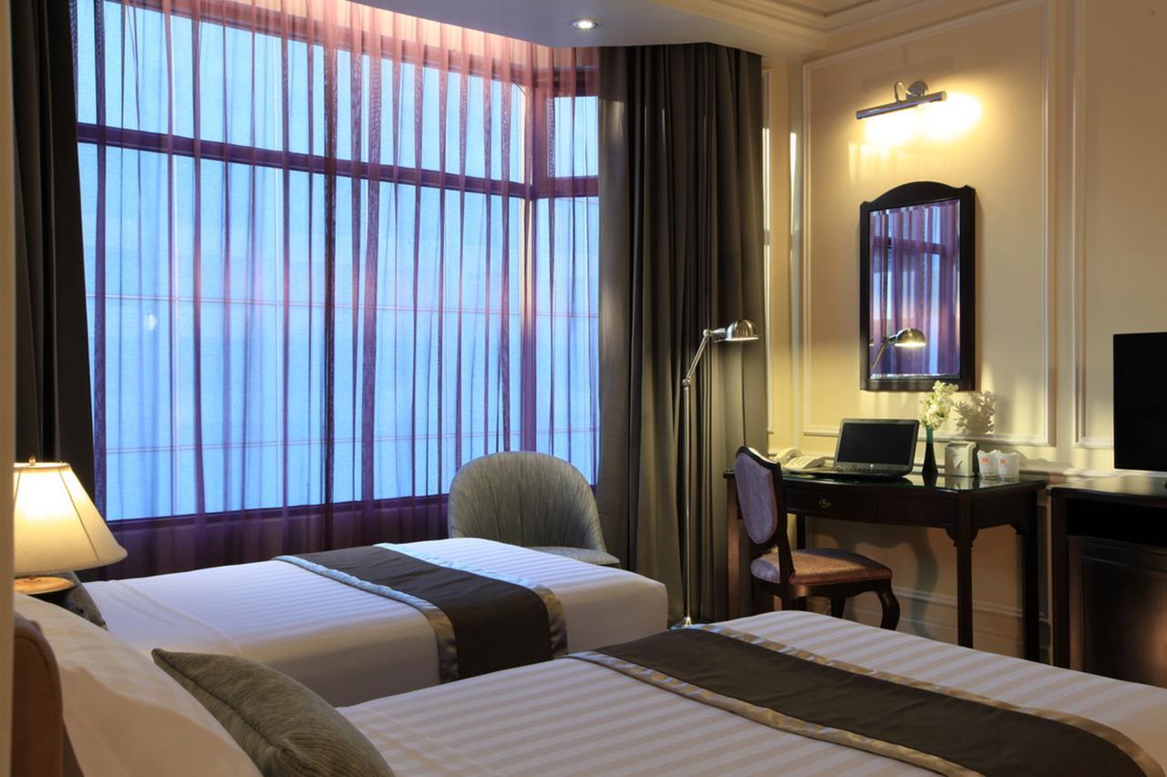 Holiday Palace Ou Chrov Ngoại thất bức ảnh