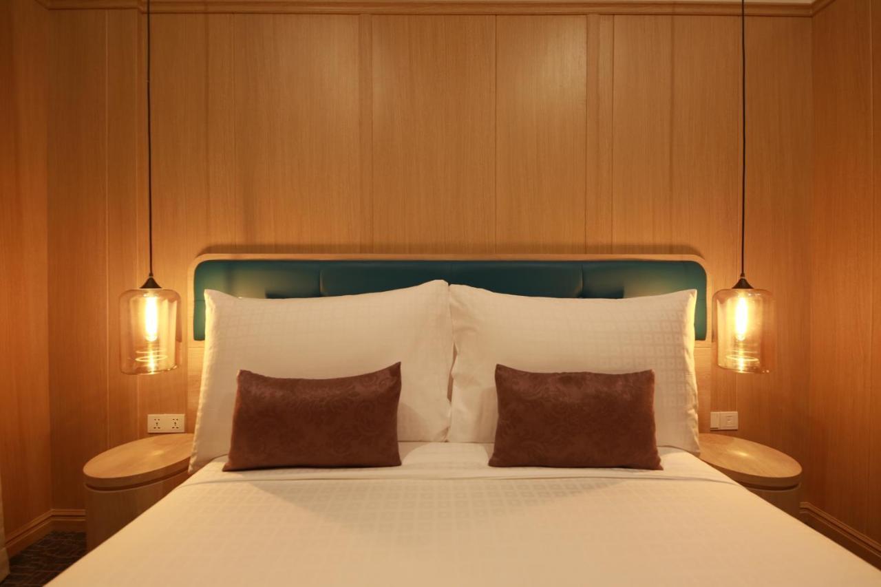 Holiday Palace Ou Chrov Ngoại thất bức ảnh