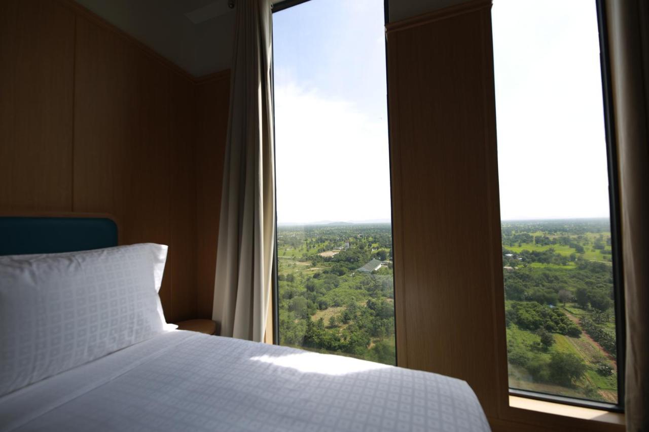 Holiday Palace Ou Chrov Ngoại thất bức ảnh