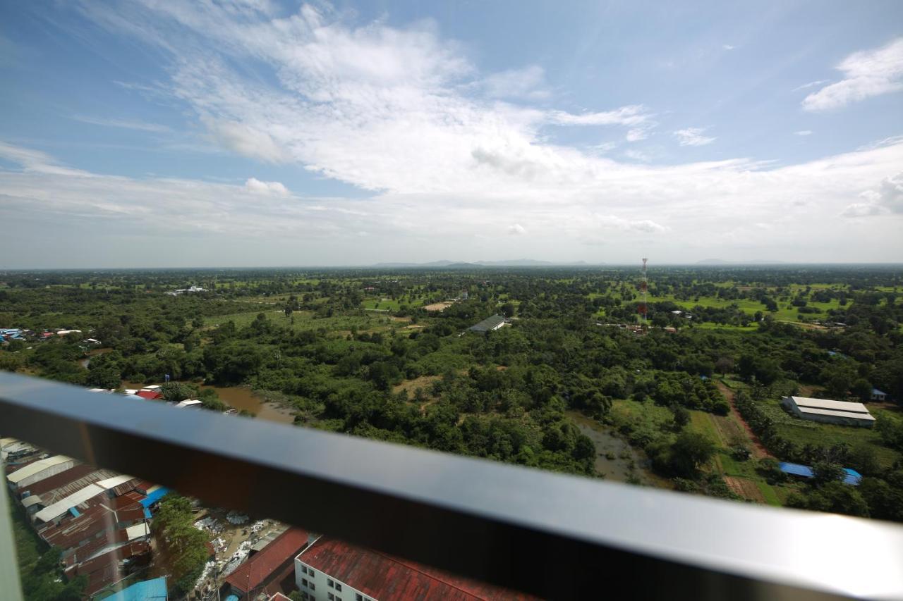 Holiday Palace Ou Chrov Ngoại thất bức ảnh