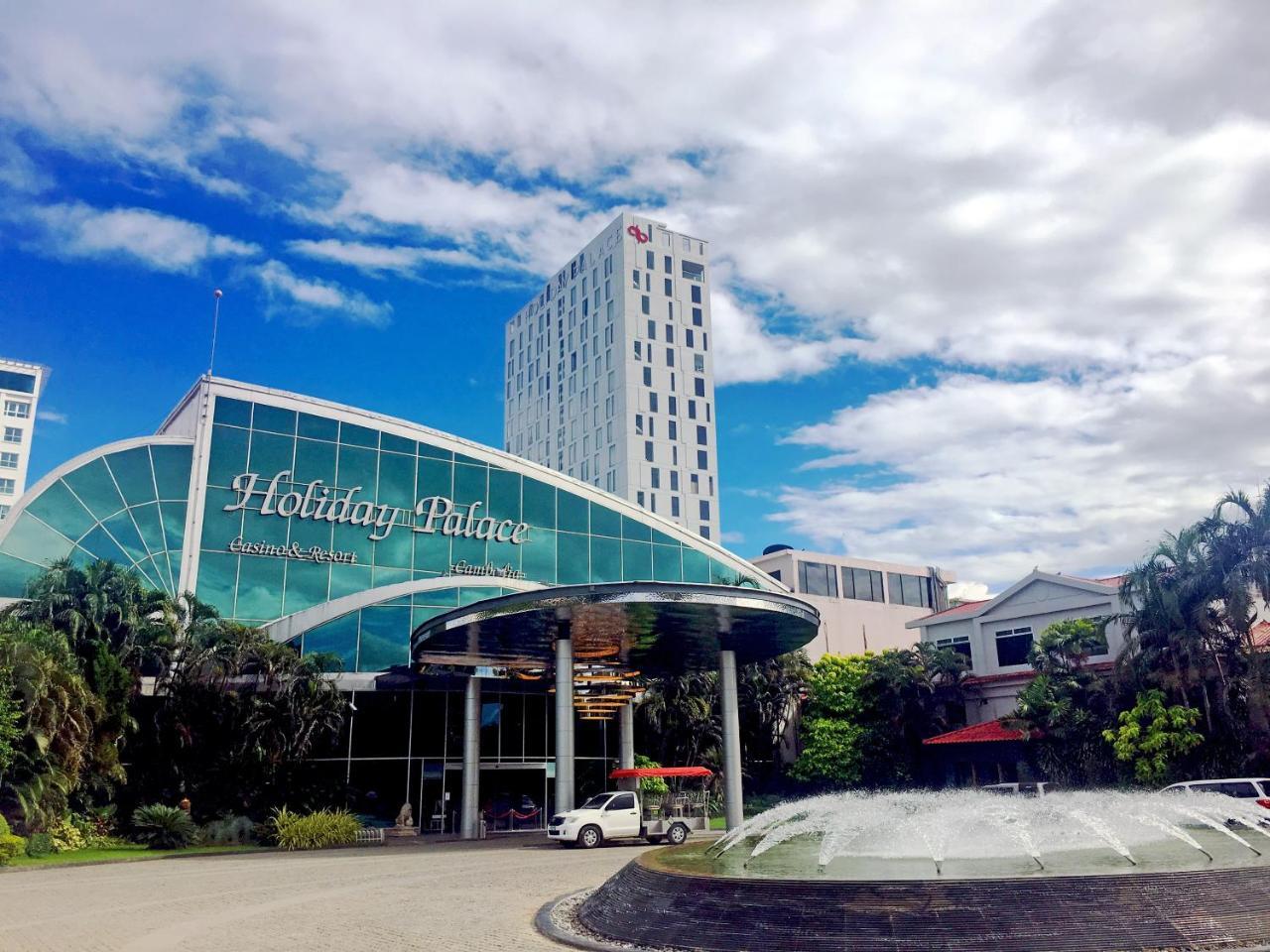 Holiday Palace Ou Chrov Ngoại thất bức ảnh