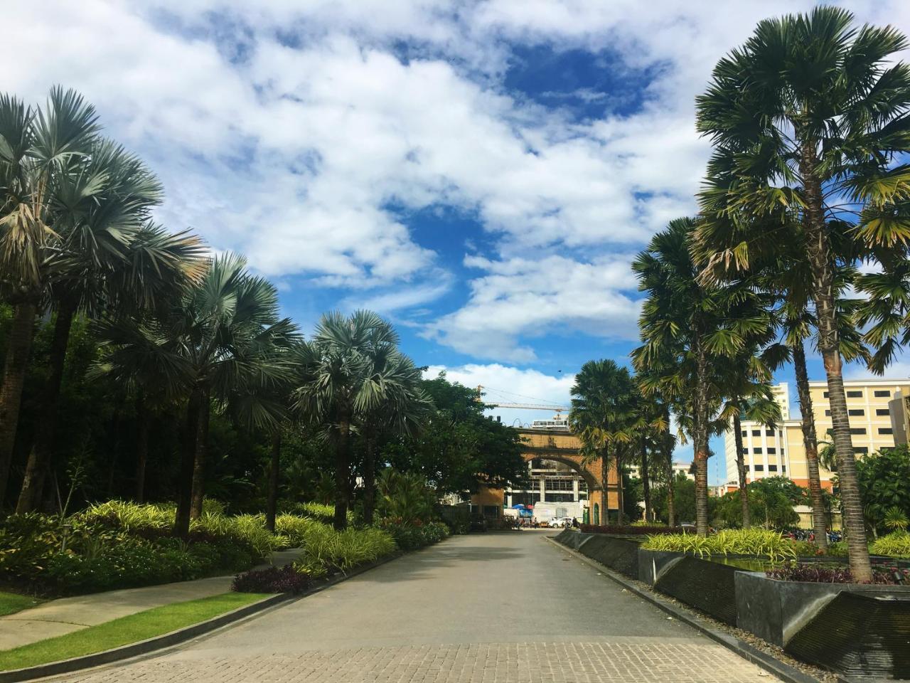 Holiday Palace Ou Chrov Ngoại thất bức ảnh
