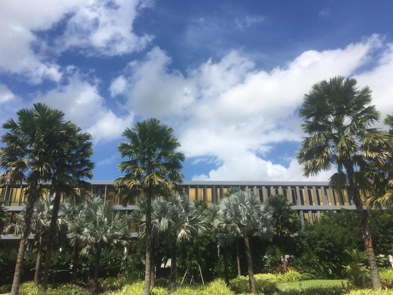 Holiday Palace Ou Chrov Ngoại thất bức ảnh