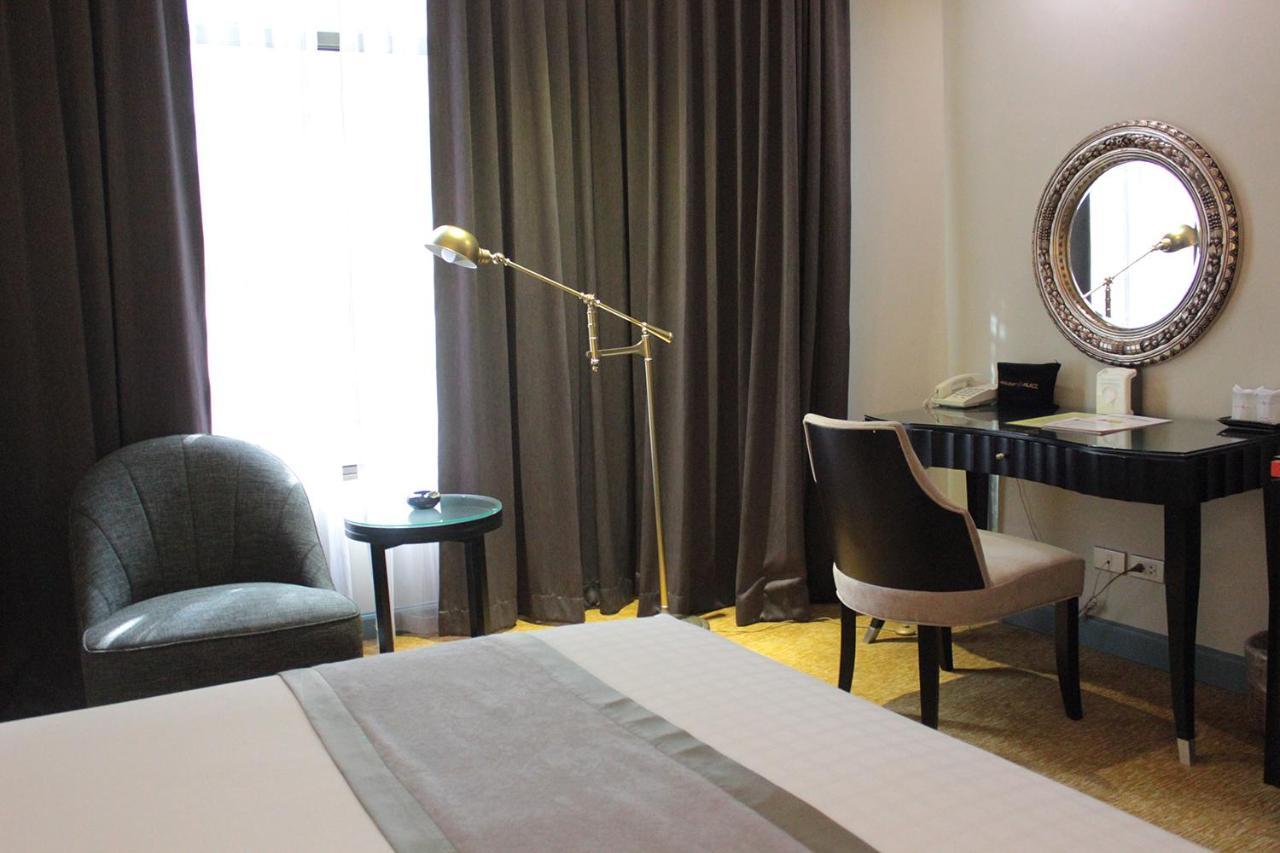 Holiday Palace Ou Chrov Ngoại thất bức ảnh