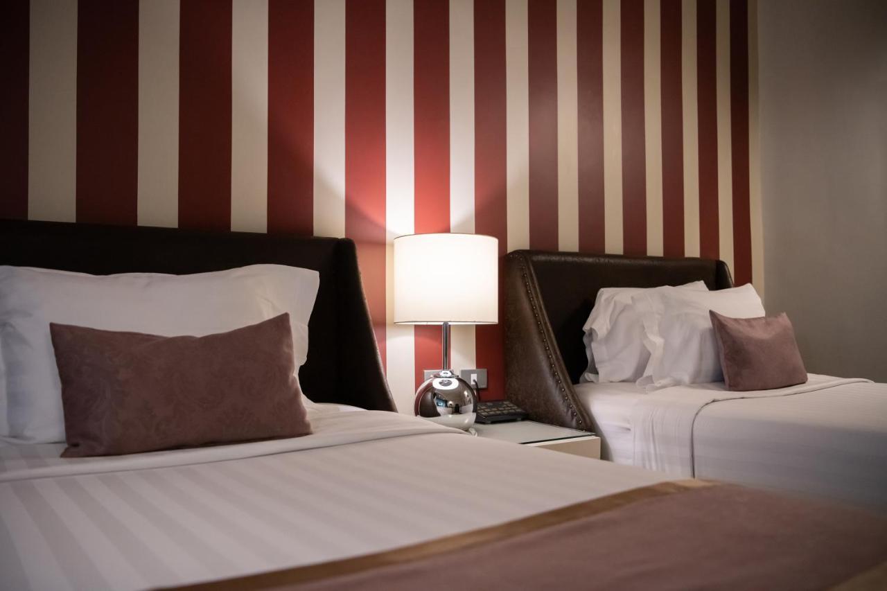 Holiday Palace Ou Chrov Ngoại thất bức ảnh