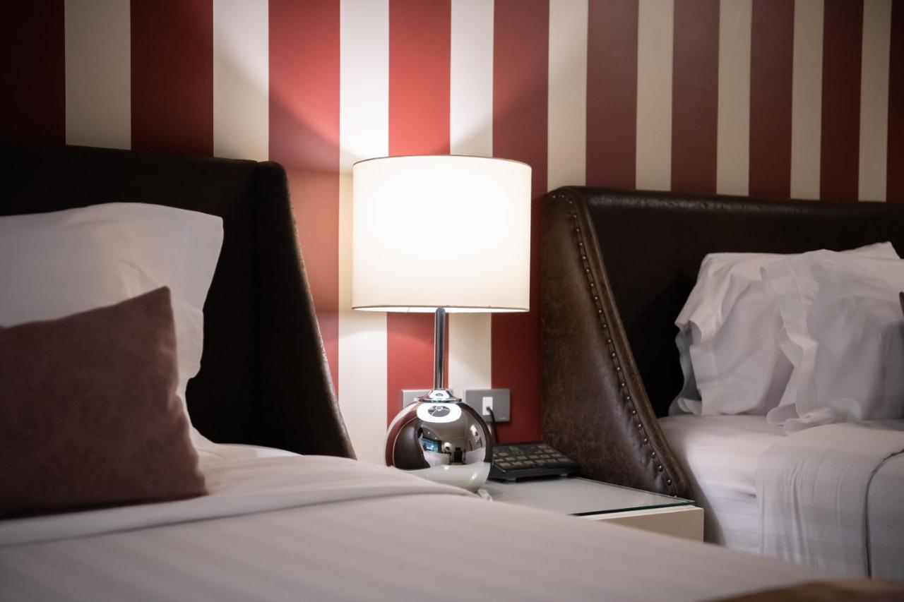 Holiday Palace Ou Chrov Ngoại thất bức ảnh