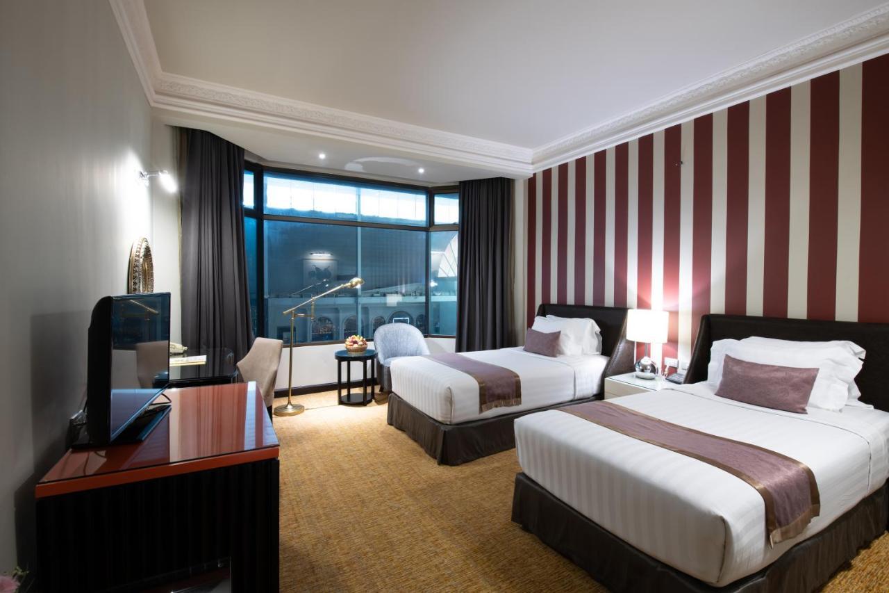 Holiday Palace Ou Chrov Ngoại thất bức ảnh